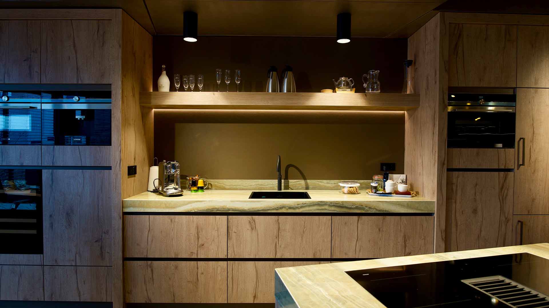 Maaskant meubel- en interieurbouw - projecten - werken - kantoor - Numansdorp - keuken