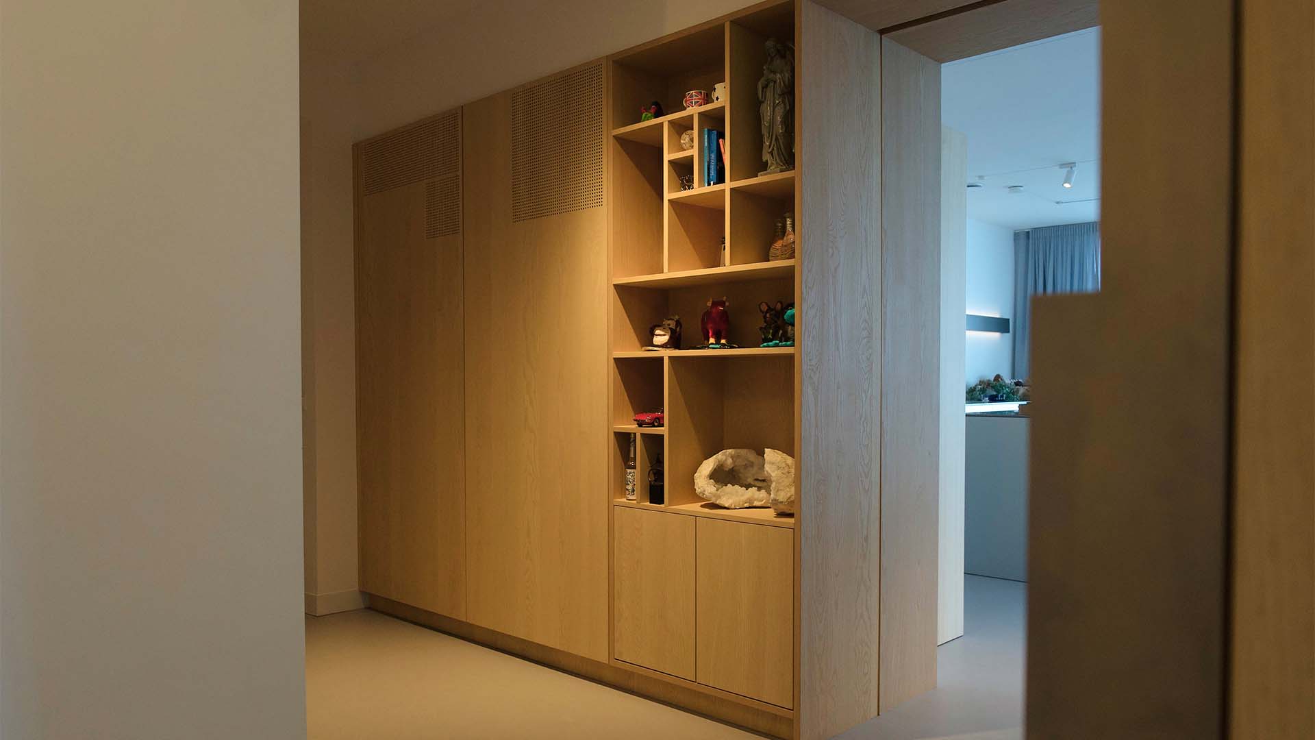Maaskant meubel- en interieurbouw - projecten - wonen - Zalmhaventoren - Rotterdam - appartement - kastenwand